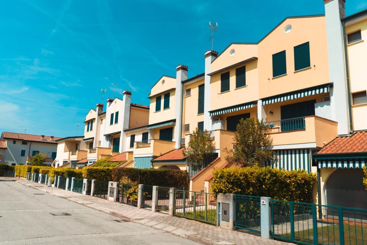 Villetta A Schiera Orchidea Eraclea Mare Buitenkant foto